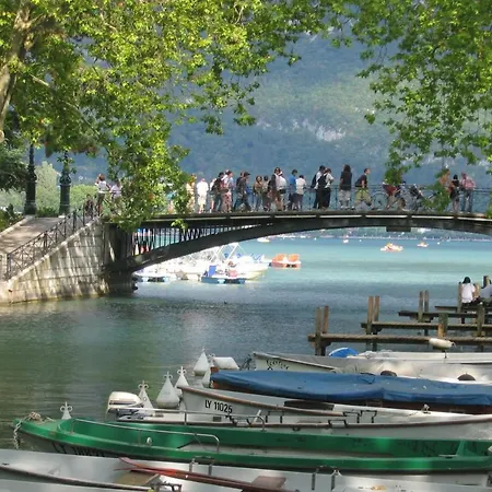 La Roseraie - 100m From